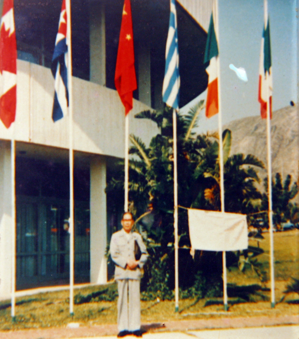 1979年11月9-16日在巴黎召开的联合国科教文组织国际水文计划政府间理事会第三届会议上，严恺教授当选为亚洲副主席